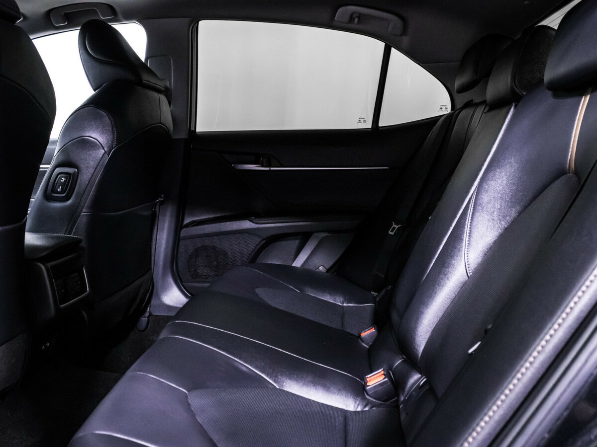 Toyota Camry 2022 года с пробегом. Фото: #9