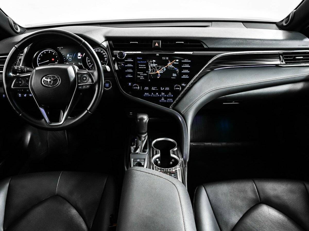 Toyota Camry 2021 года с пробегом. Фото: #10