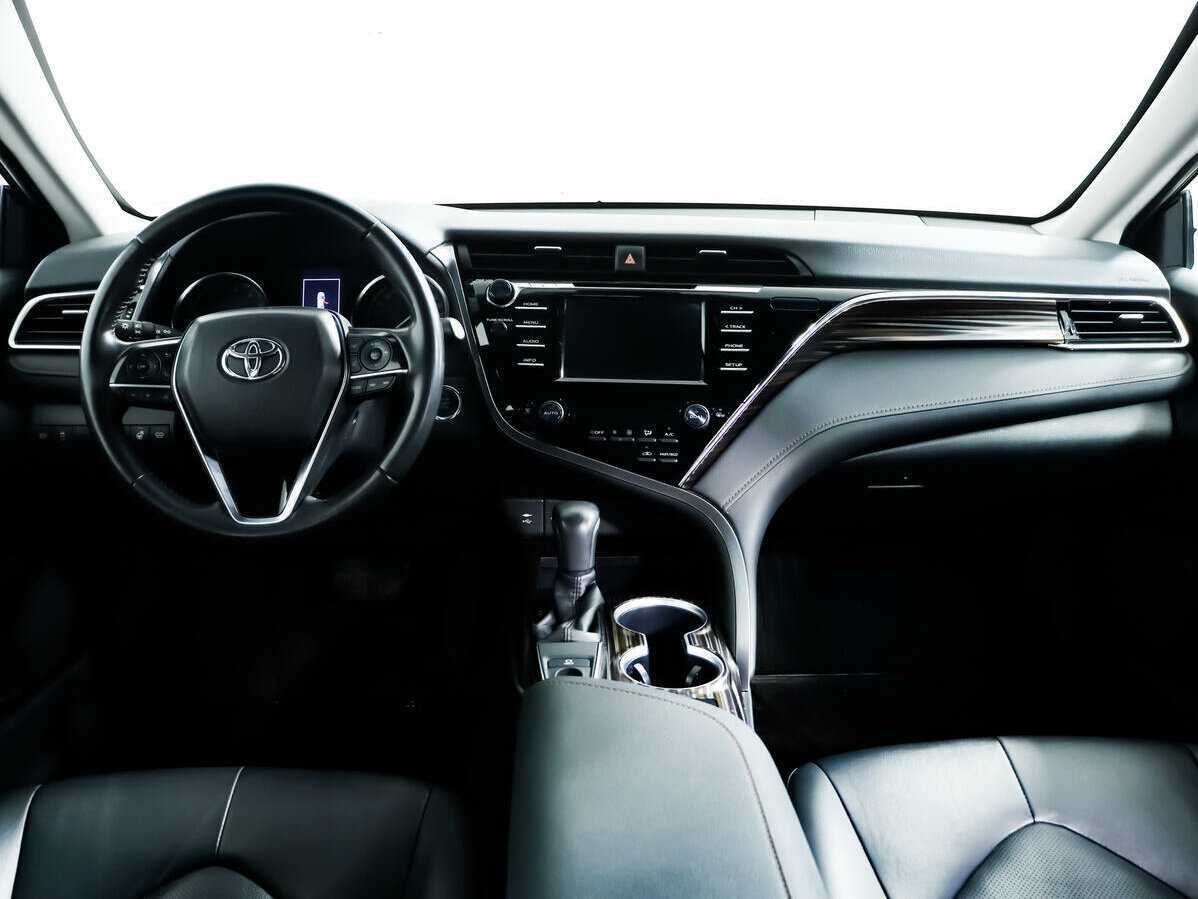 Toyota Camry 2020 года с пробегом. Фото: #8
