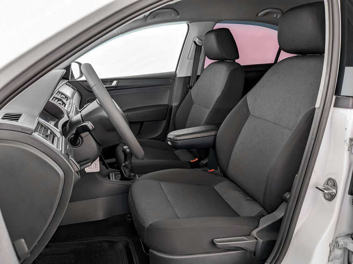 Skoda Rapid 2017 года с пробегом. Фото: #15