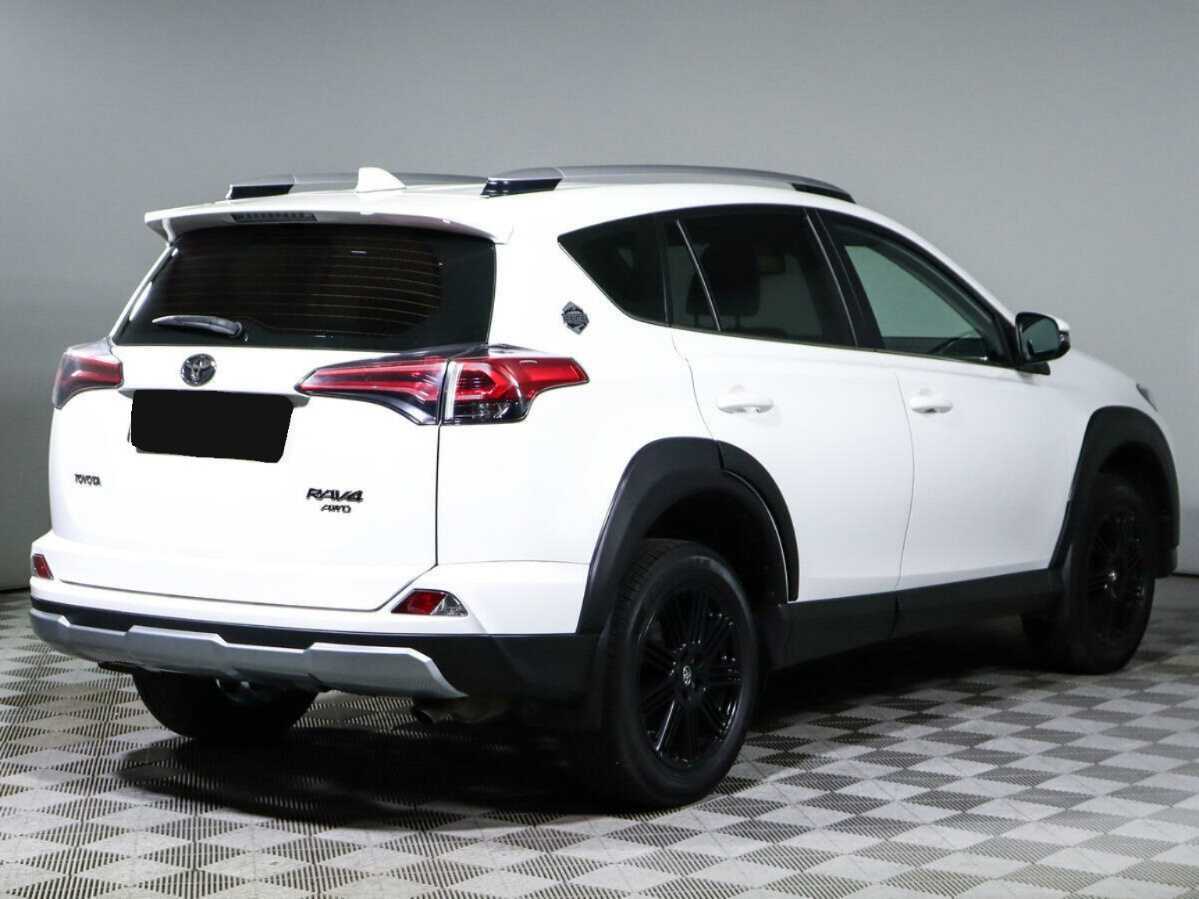 Toyota RAV4 2018 года с пробегом. Фото: #3
