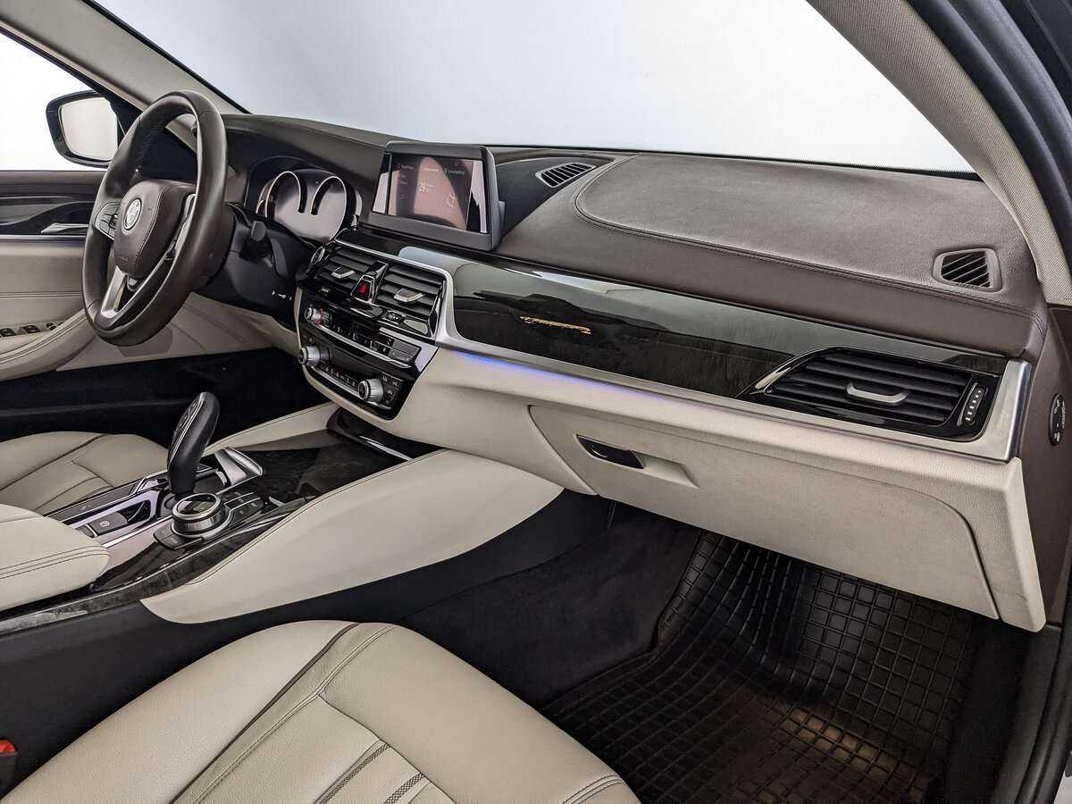 BMW 5 серии 2017 года с пробегом. Фото: #8