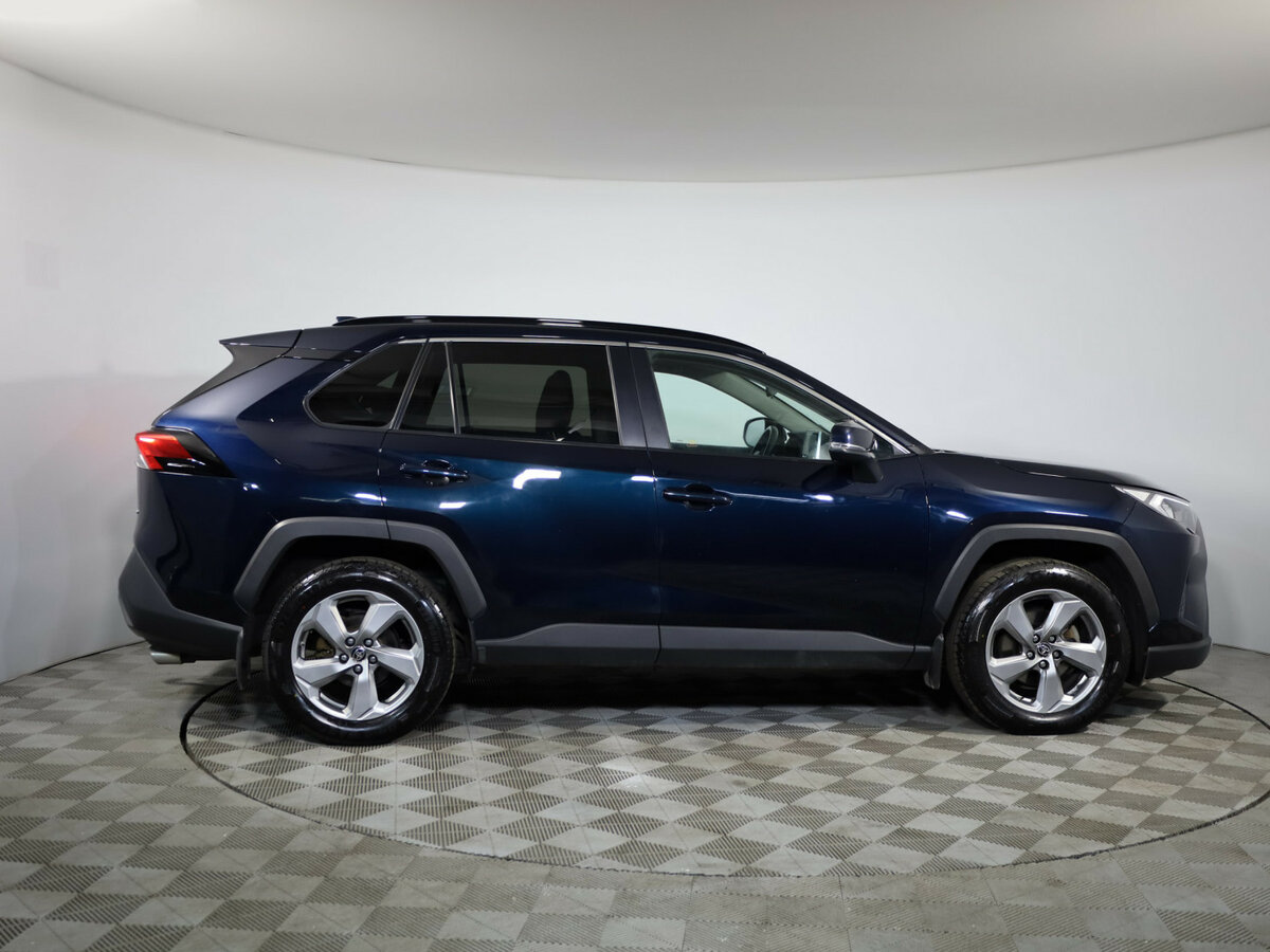 Toyota RAV4 2019 года с пробегом. Фото: #3