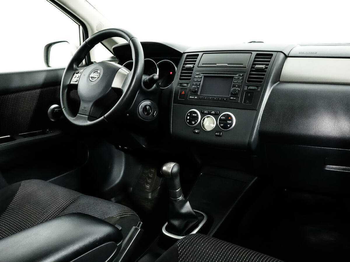 Nissan Tiida 2011 года с пробегом. Фото: #10
