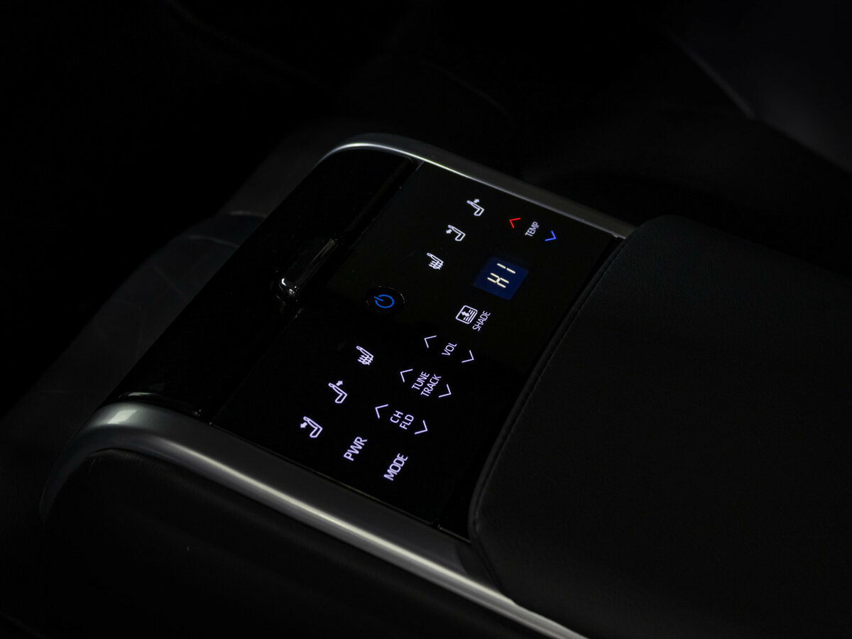 Toyota Camry 2018 года с пробегом. Фото: #12