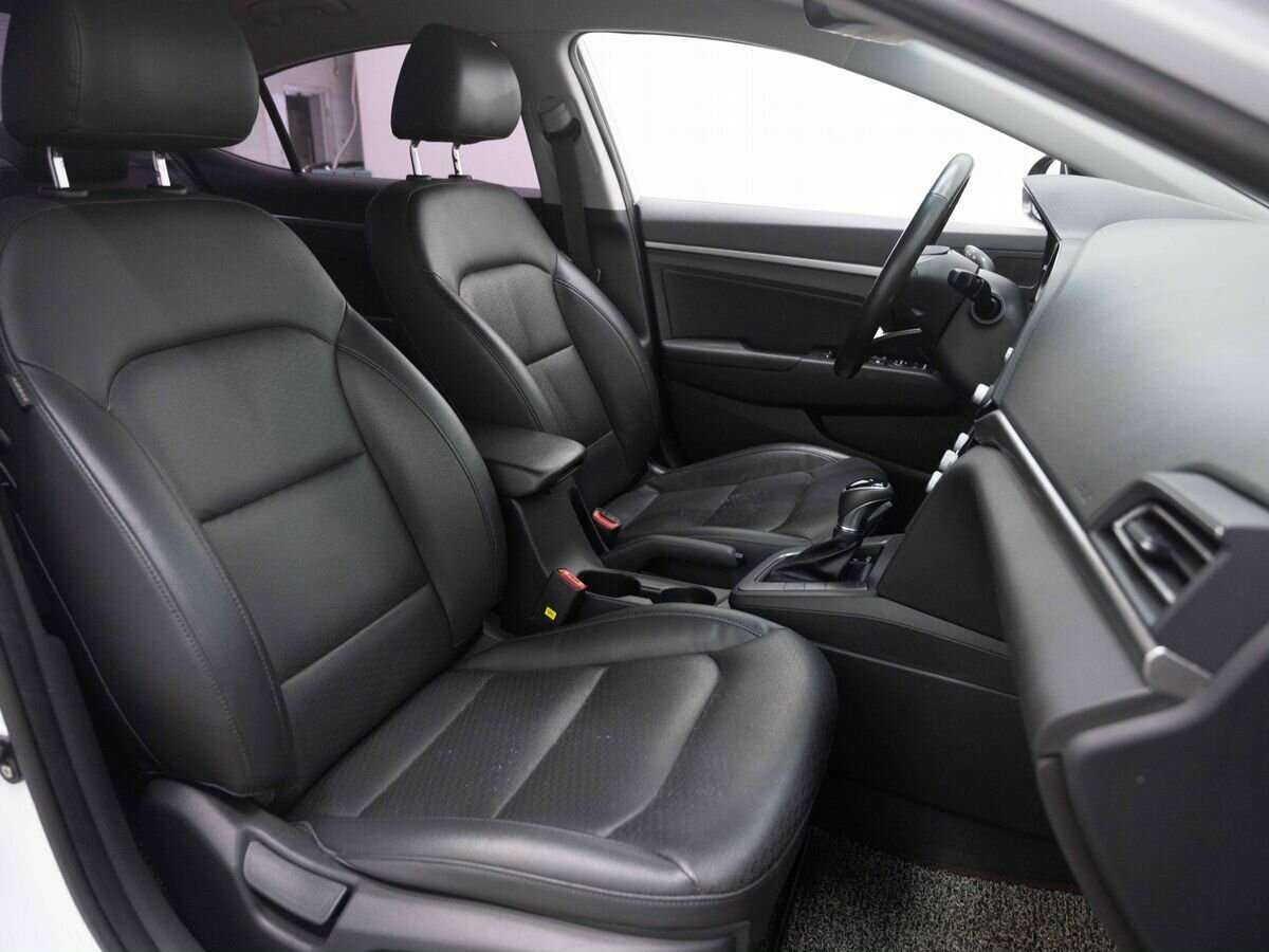 Hyundai Avante 2018 года с пробегом. Фото: #11