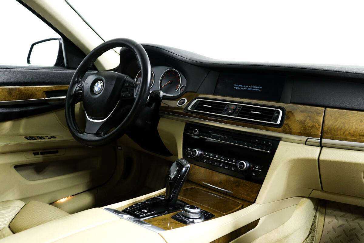 BMW 7 серии 2011 года с пробегом. Фото: #7