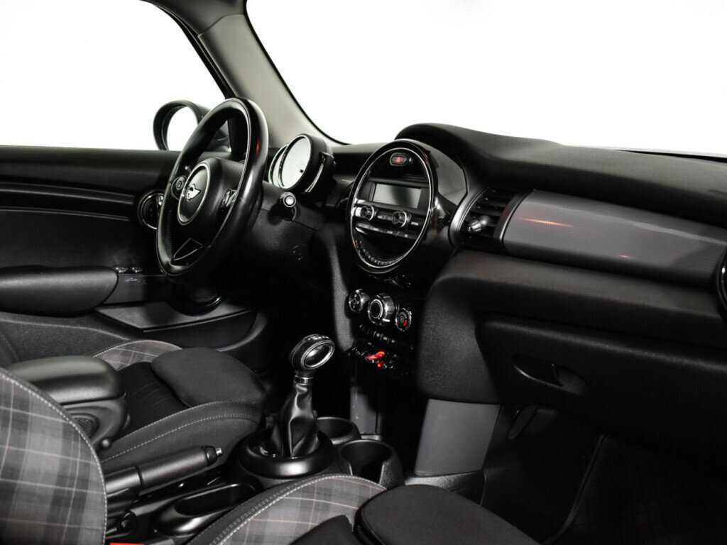 Mini Hatch 2018 года с пробегом. Фото: #8