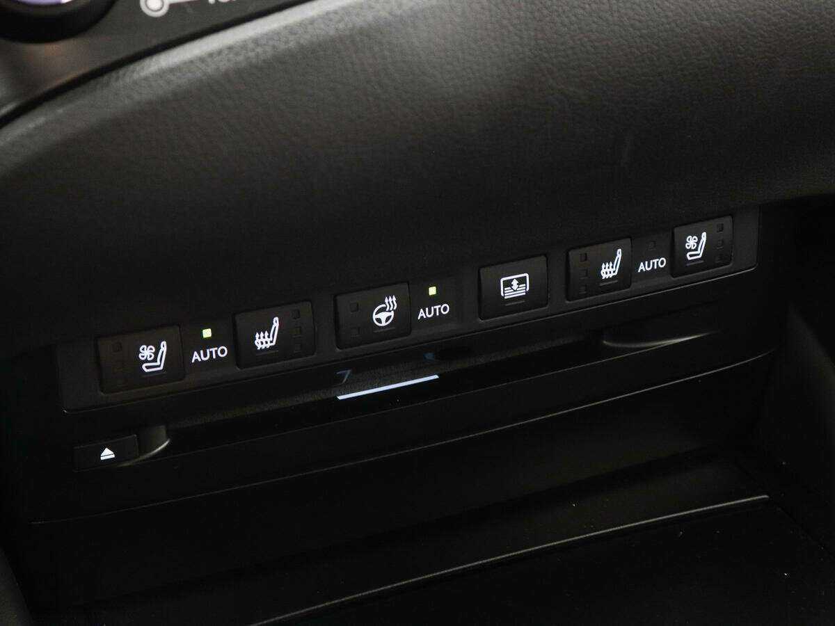 Lexus ES 2019 года с пробегом. Фото: #18