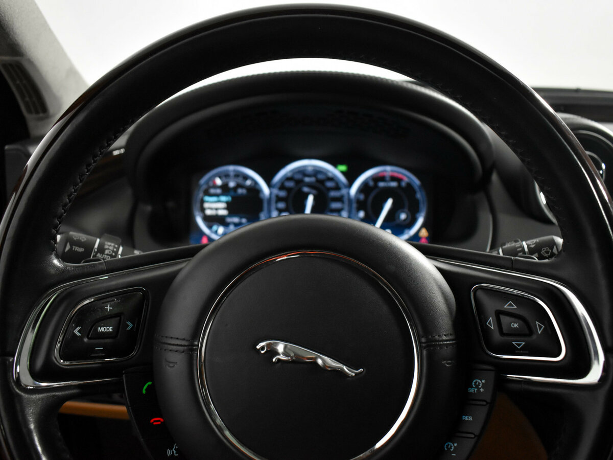 Jaguar XJ 2011 года с пробегом. Фото: #19