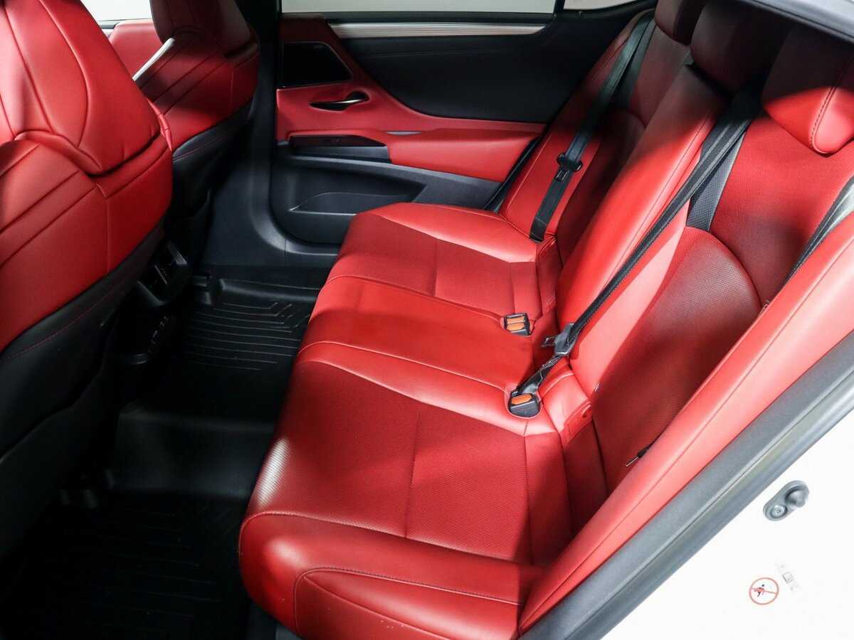 Lexus ES 2018 года с пробегом. Фото: #6