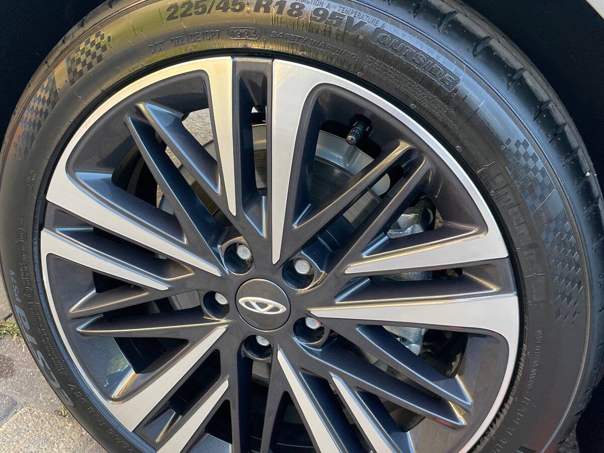 Chery Arrizo 8 2024 года с пробегом. Фото: #4