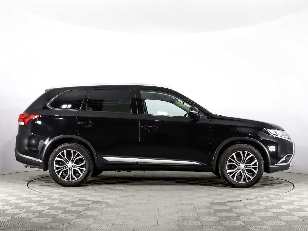 Mitsubishi Outlander 2017 года с пробегом. Фото: #3