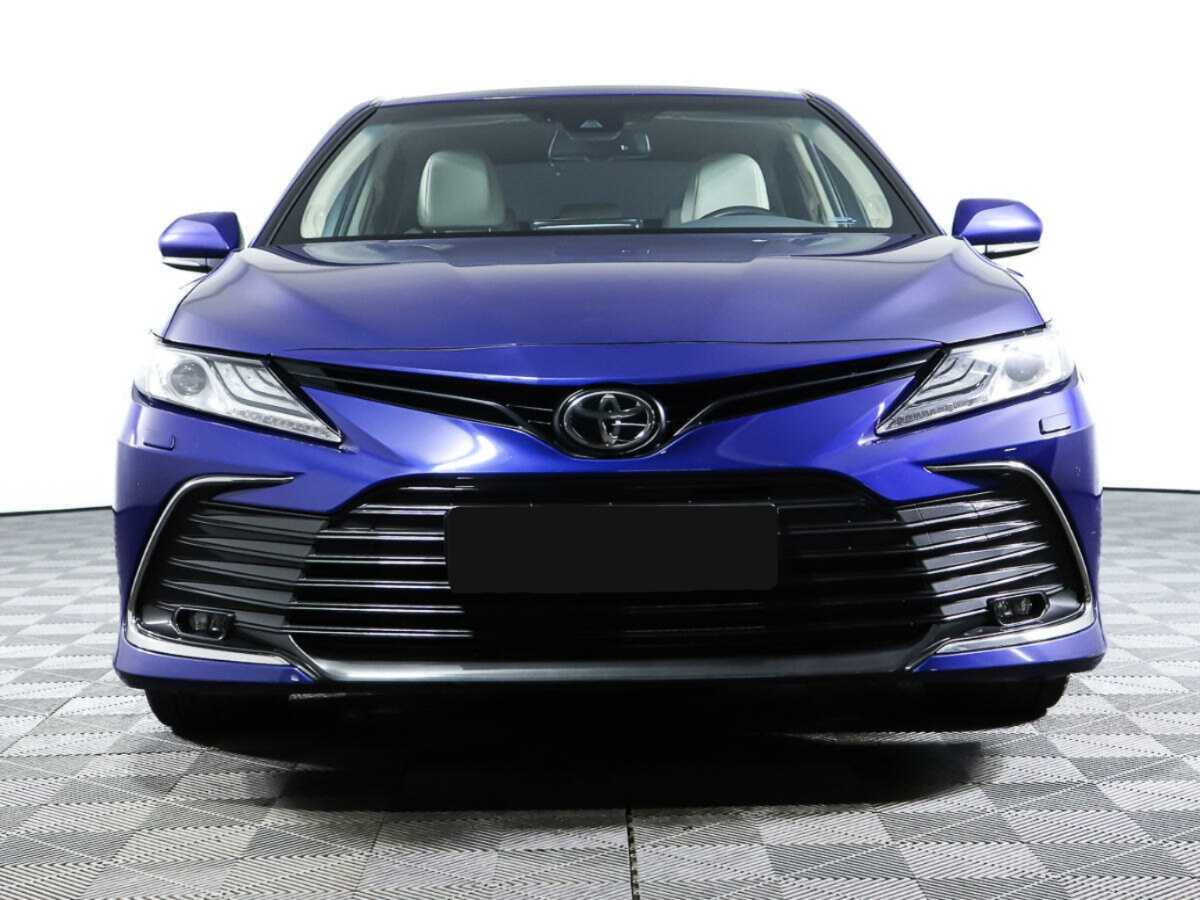 Toyota Camry 2021 года с пробегом. Посмотреть фото