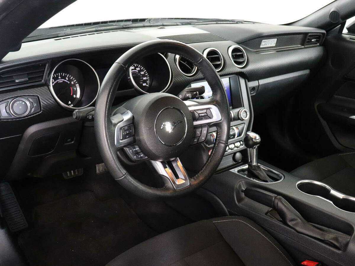 Ford Mustang 2021 года с пробегом. Фото: #8