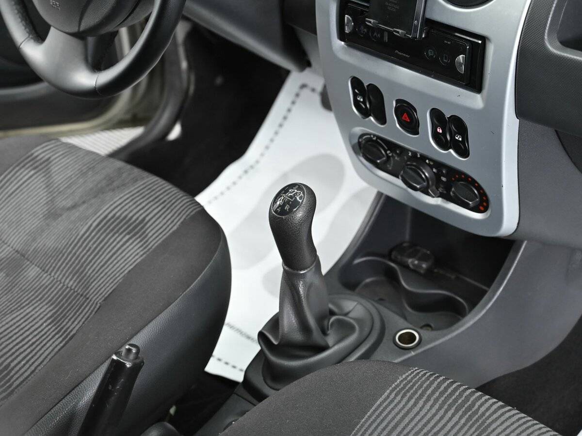 Renault Logan 2013 года с пробегом. Фото: #8