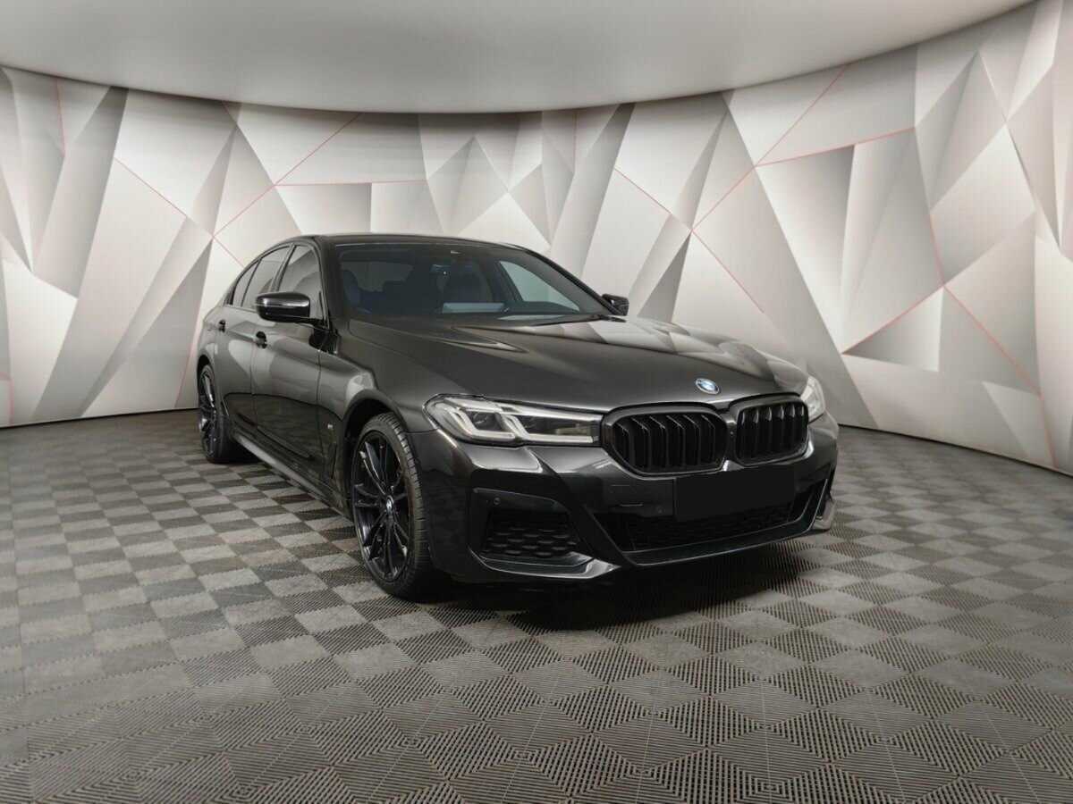 BMW 5 серии 2021 года с пробегом. Фото: #2