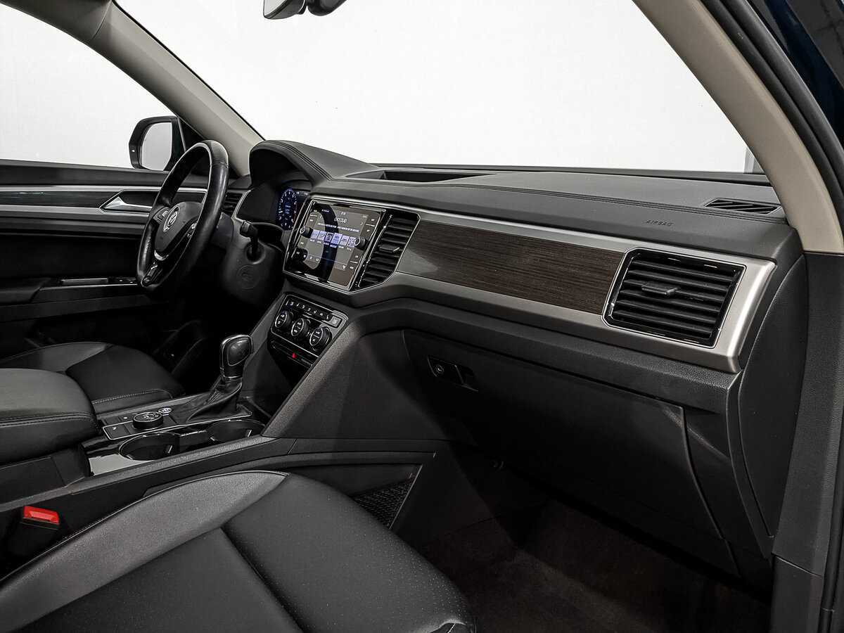 Volkswagen Teramont 2018 года с пробегом. Фото: #12