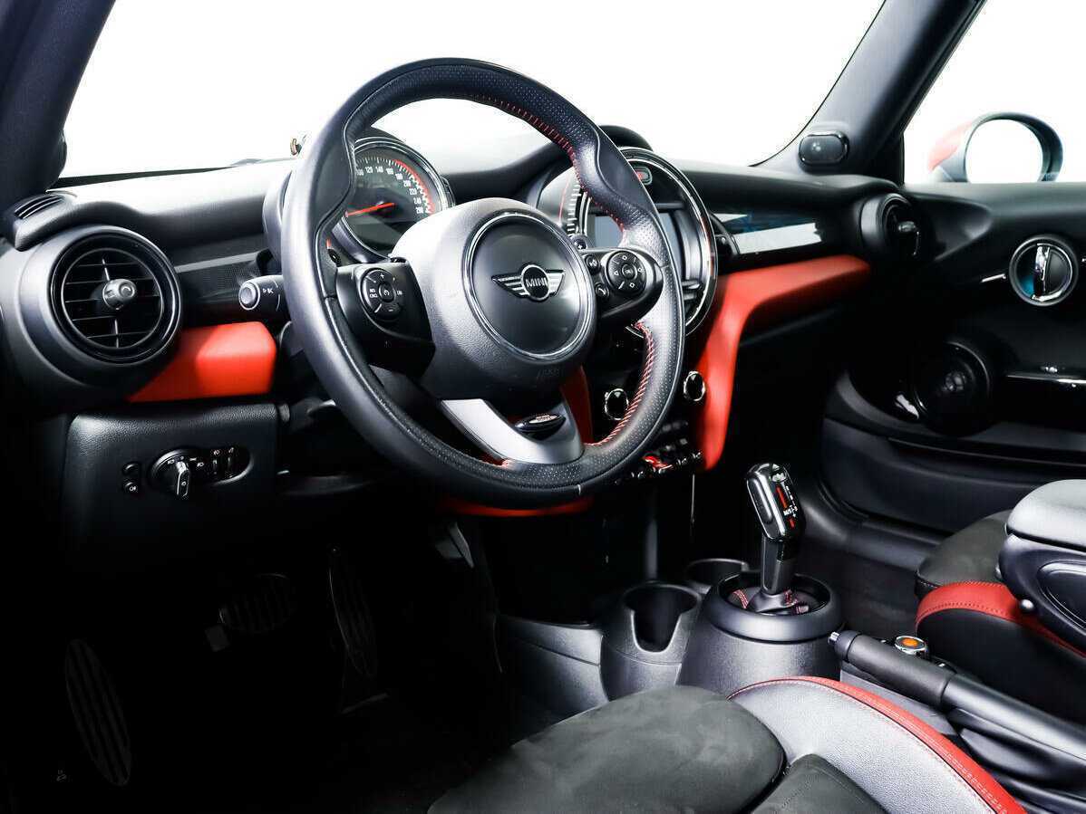 Mini Hatch 2018 года с пробегом. Фото: #12