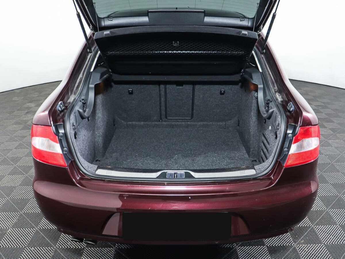 Skoda Superb 2010 года с пробегом. Фото: #10