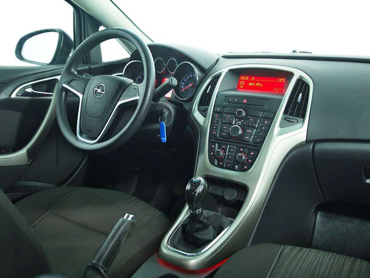 Opel Astra 2011 года с пробегом. Фото: #10