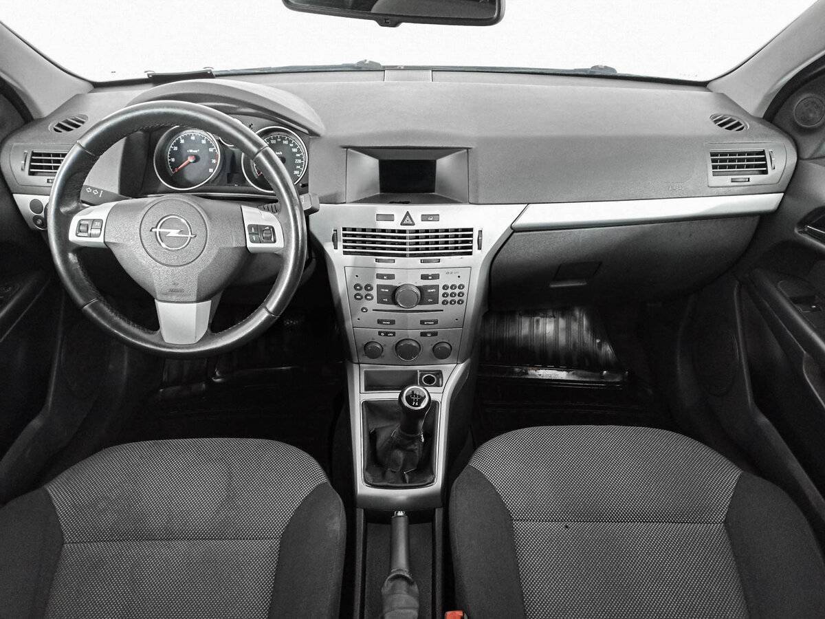 Opel Astra 2011 года с пробегом. Фото: #12
