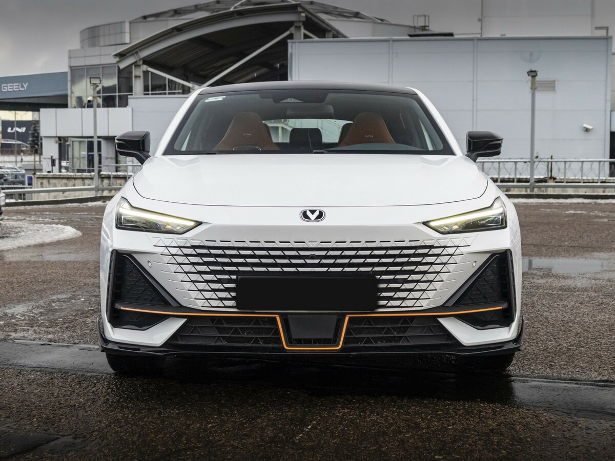 Changan UNI-V 2023 года с пробегом. Фото: #2