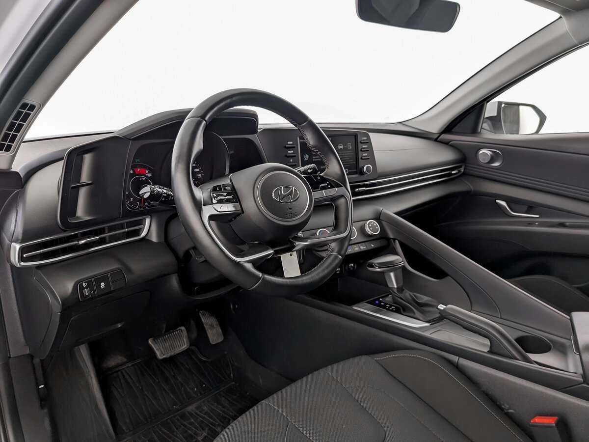 Hyundai Elantra 2022 года с пробегом. Фото: #15