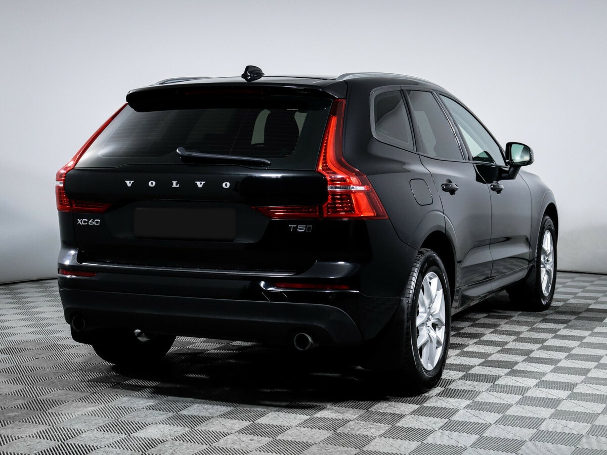 Volvo XC60 2021 года с пробегом. Фото: #4