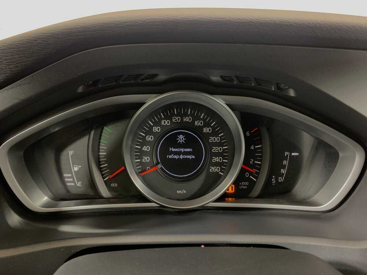 Volvo V40 2015 года с пробегом. Фото: #14