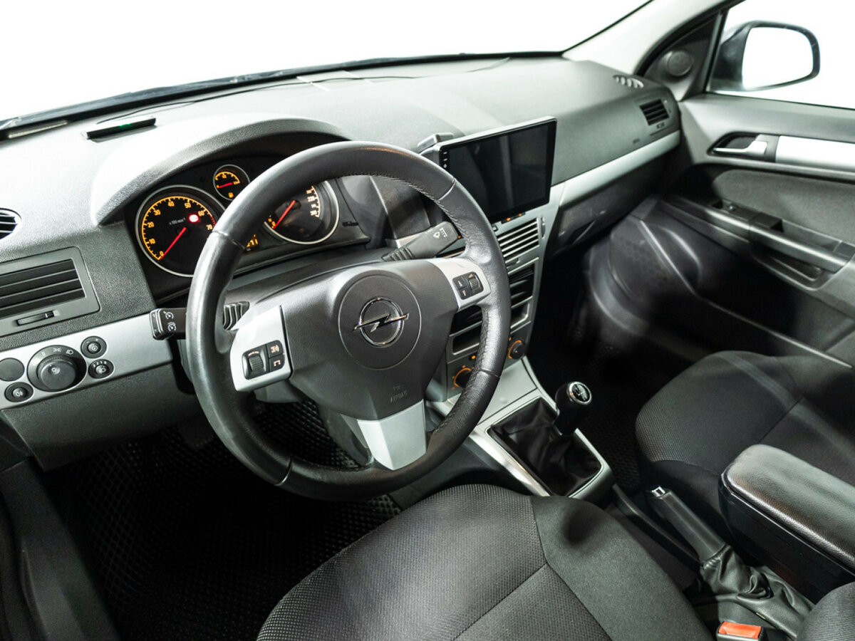 Opel Astra 2011 года с пробегом. Фото: #10