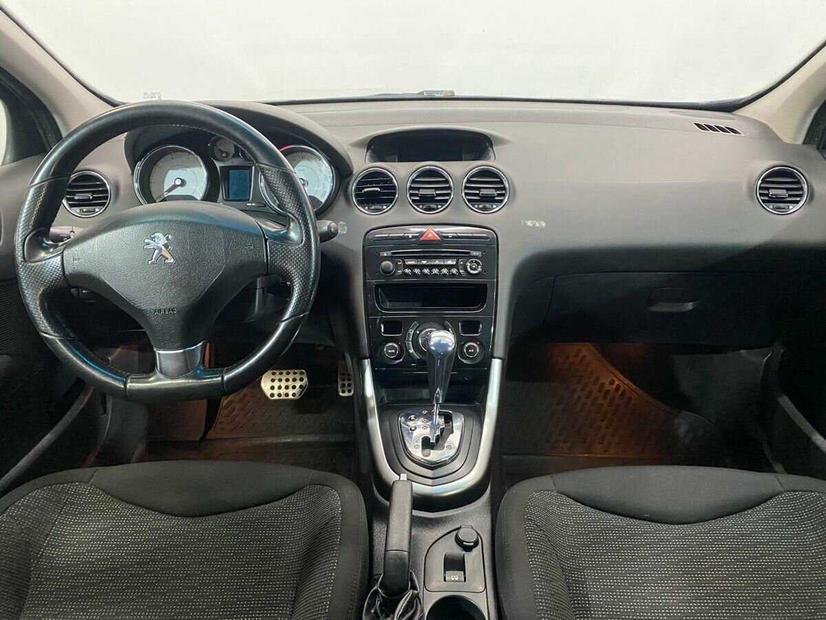 Peugeot 308 2011 года с пробегом. Фото: #8
