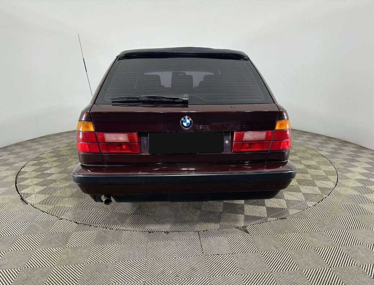 BMW 5 серии 1993 года с пробегом. Фото: #2
