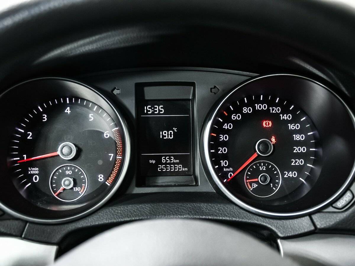 Volkswagen Golf 2010 года с пробегом. Фото: #9