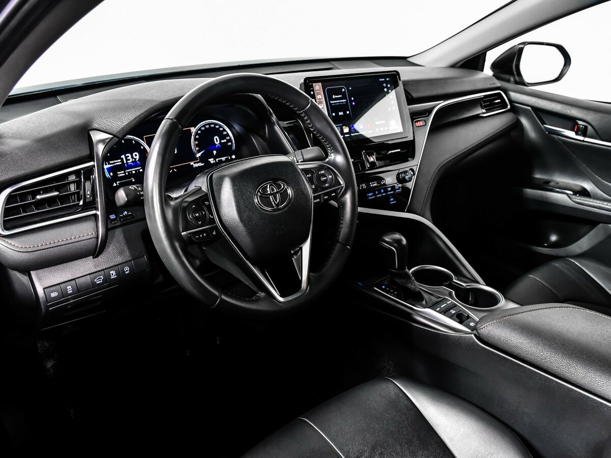 Toyota Camry 2023 года с пробегом. Фото: #9