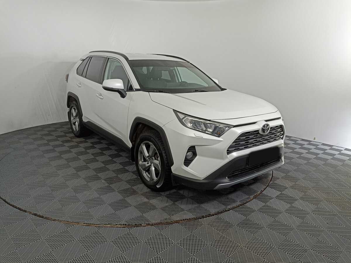 Toyota RAV4 2021 года с пробегом. Фото: #2