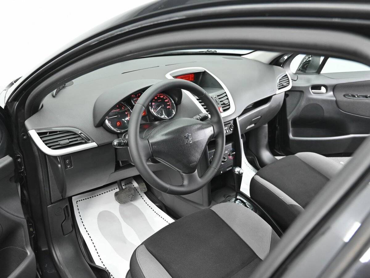 Peugeot 207 2008 года с пробегом. Фото: #8