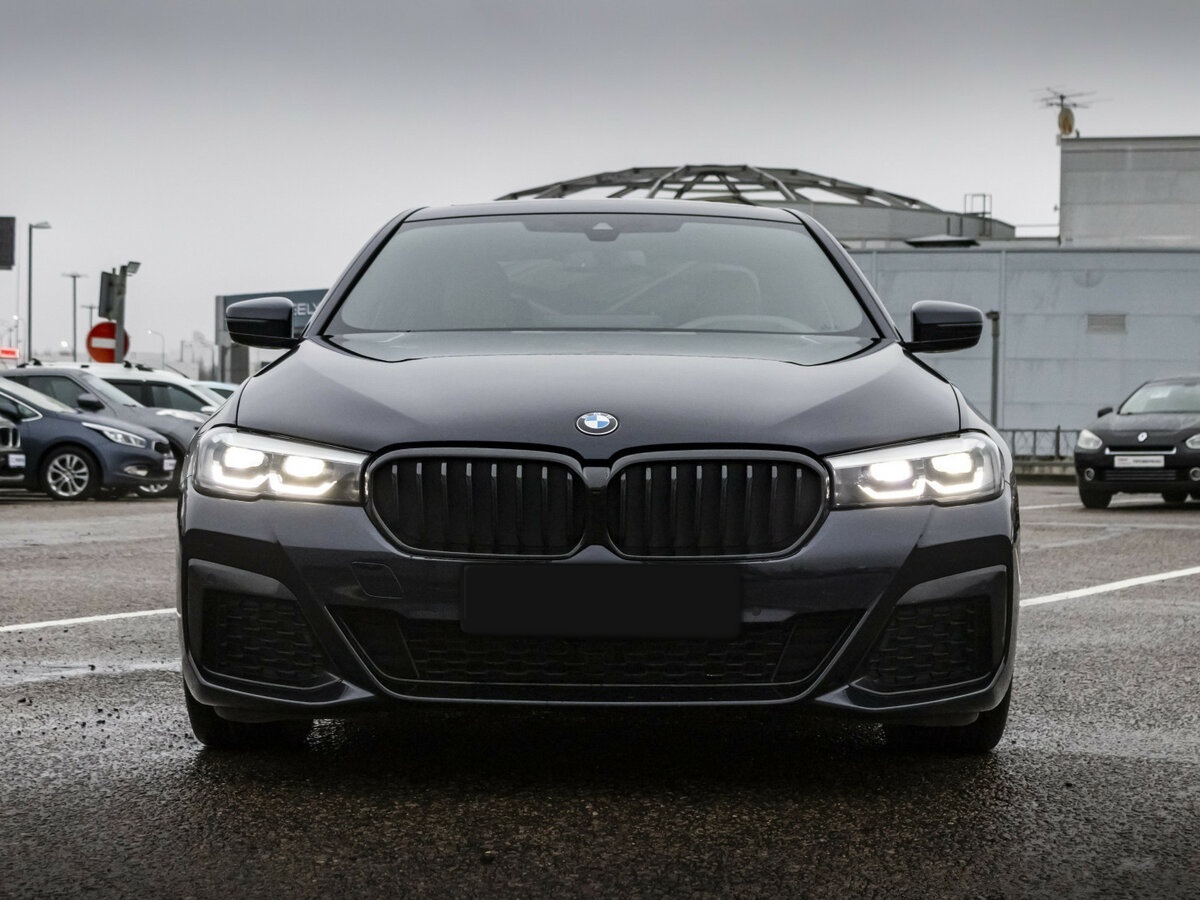 BMW 5 серии 2021 года с пробегом. Фото: #1