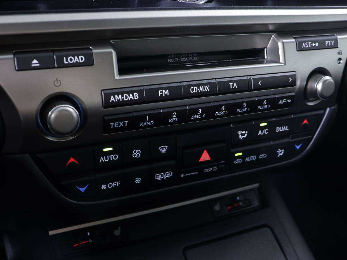 Lexus ES 2014 года с пробегом. Фото: #14