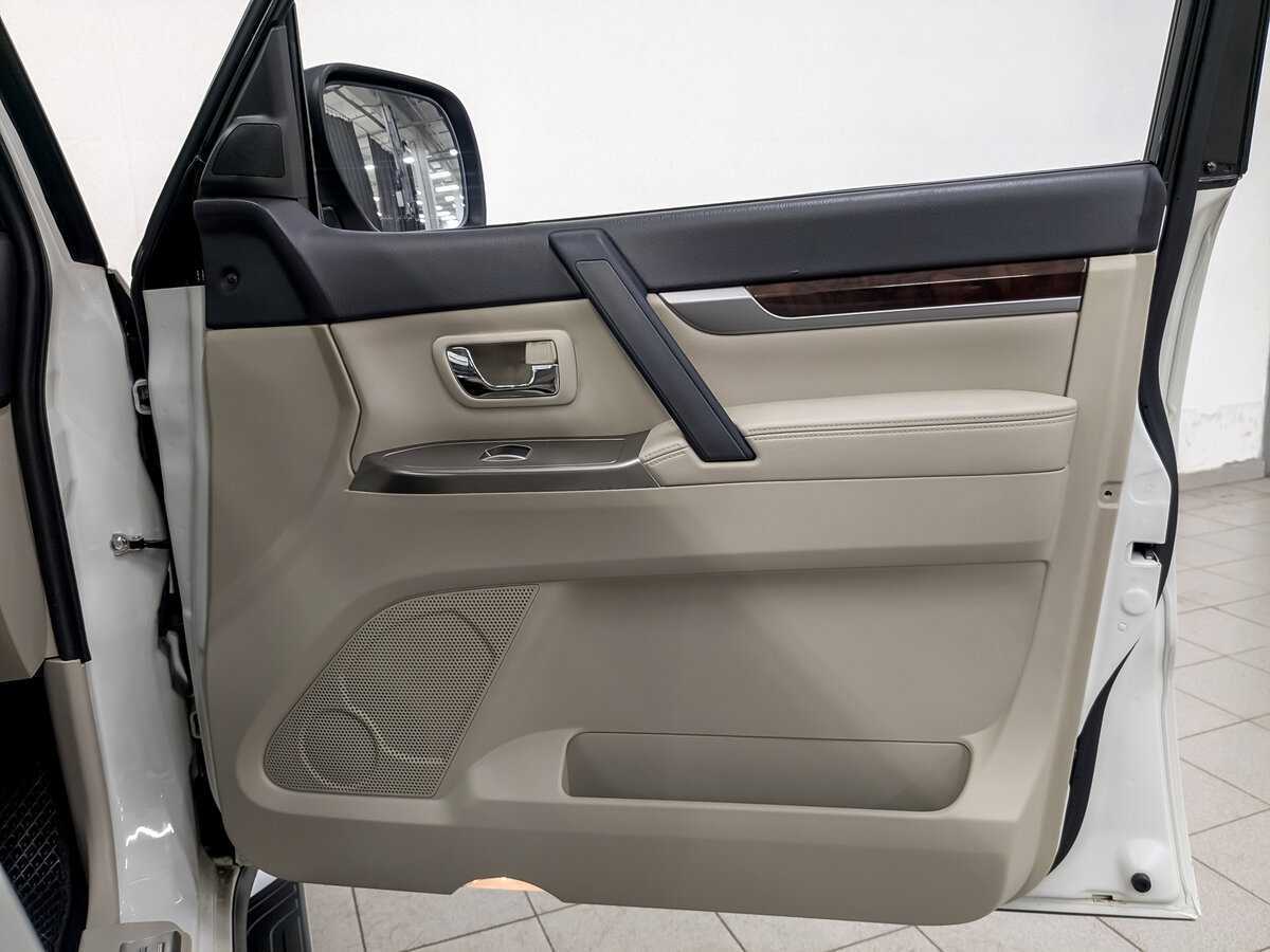 Mitsubishi Pajero 2020 года с пробегом. Фото: #24