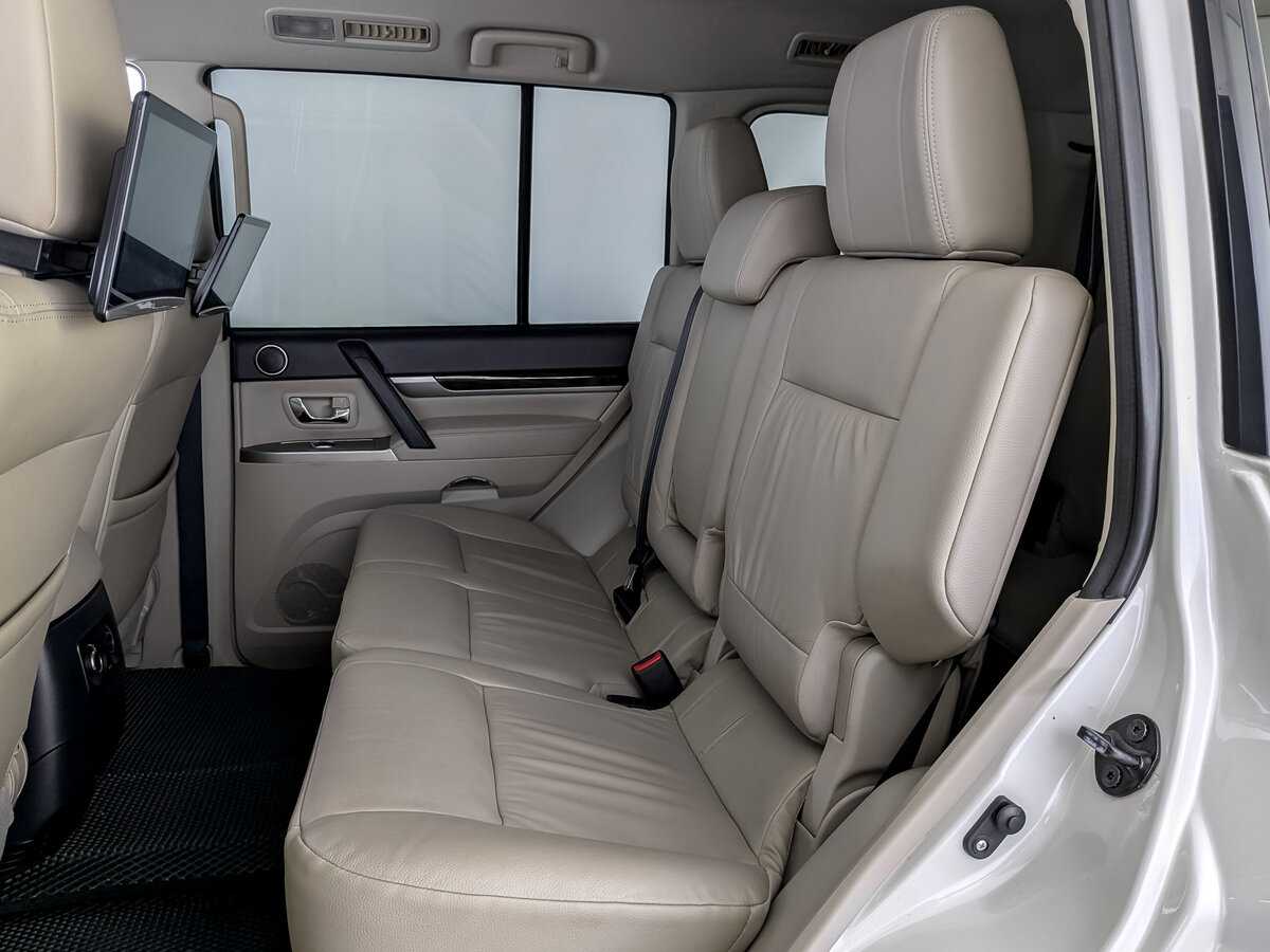 Mitsubishi Pajero 2019 года с пробегом. Фото: #11
