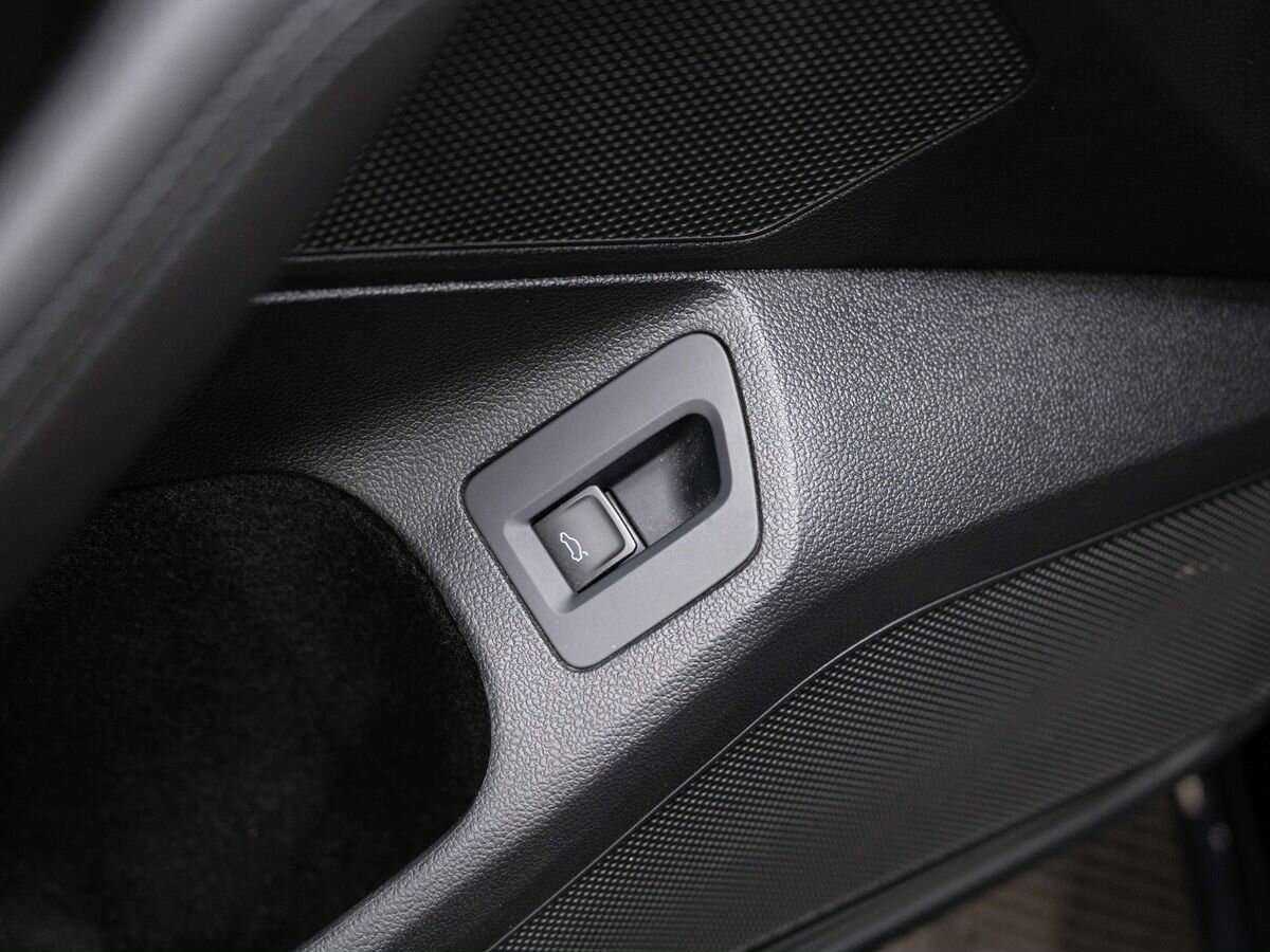 Volkswagen Passat 2019 года с пробегом. Фото: #23