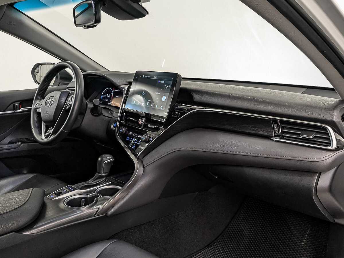 Toyota Camry 2023 года с пробегом. Фото: #12