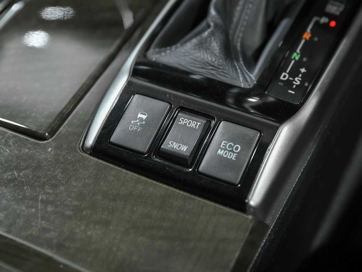 Toyota Mark X 2016 года с пробегом. Фото: #11