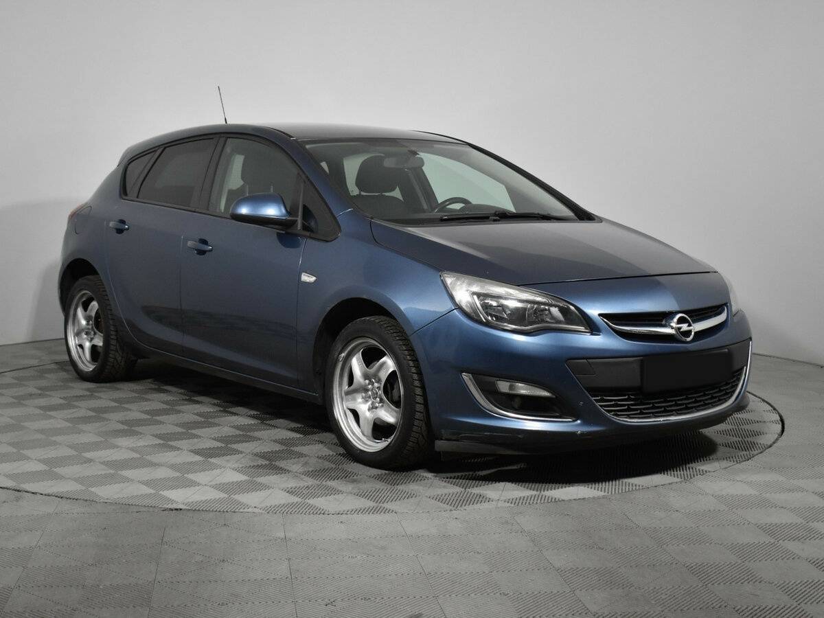 Opel Astra 2012 года с пробегом. Фото: #2
