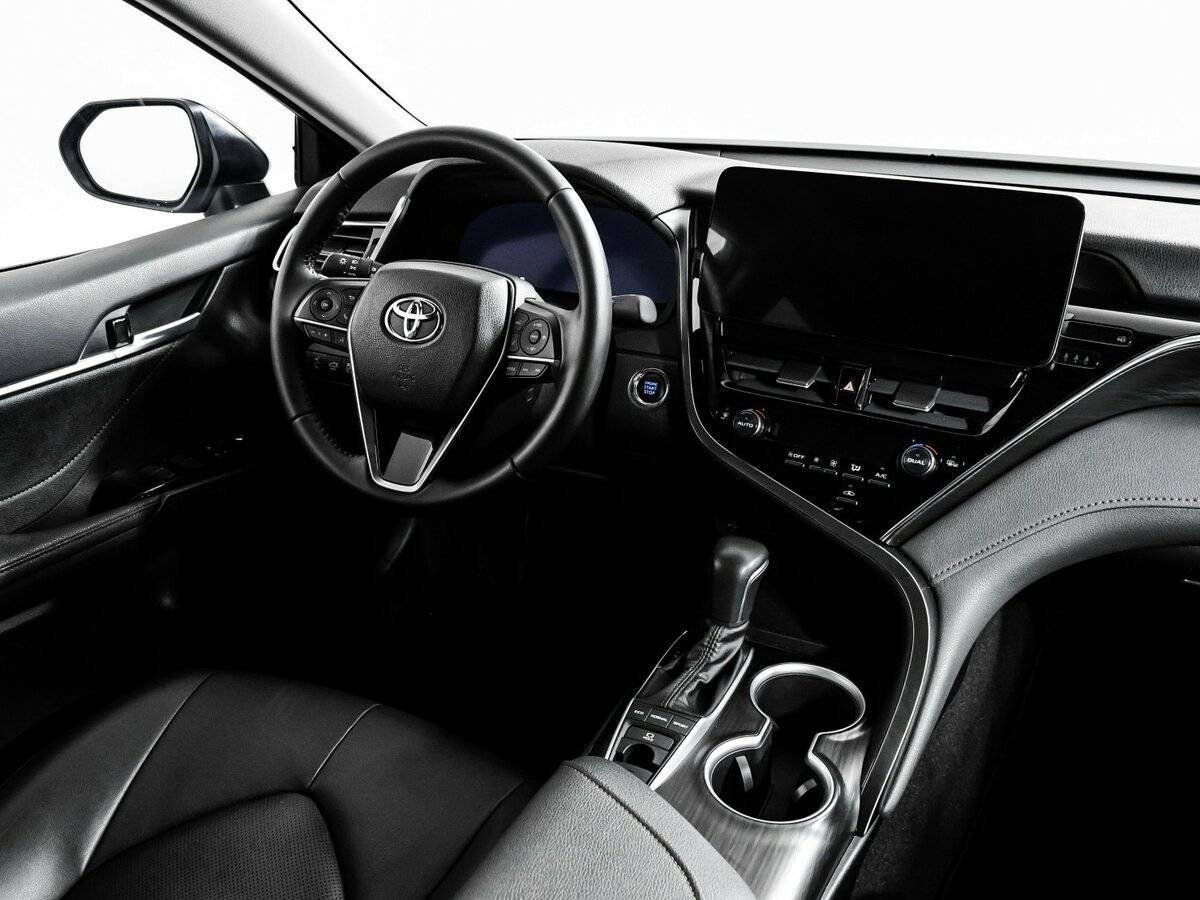 Toyota Camry 2023 года с пробегом. Фото: #8