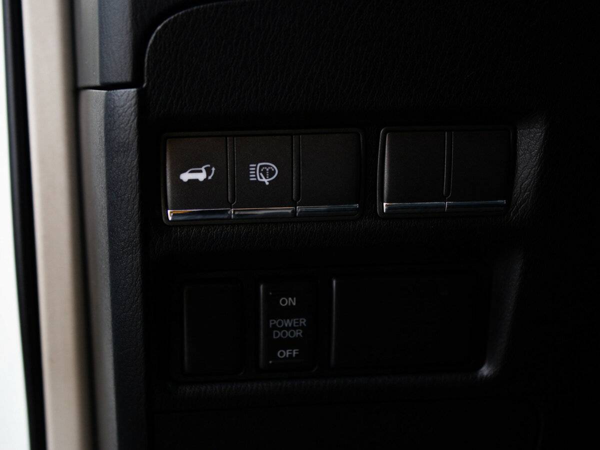 Infiniti QX80 2014 года с пробегом. Фото: #22