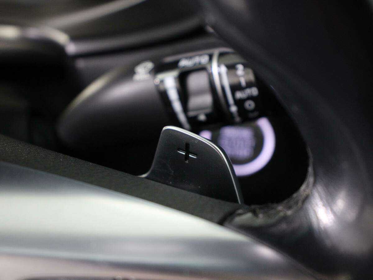 Kia K900 2019 года с пробегом. Фото: #18