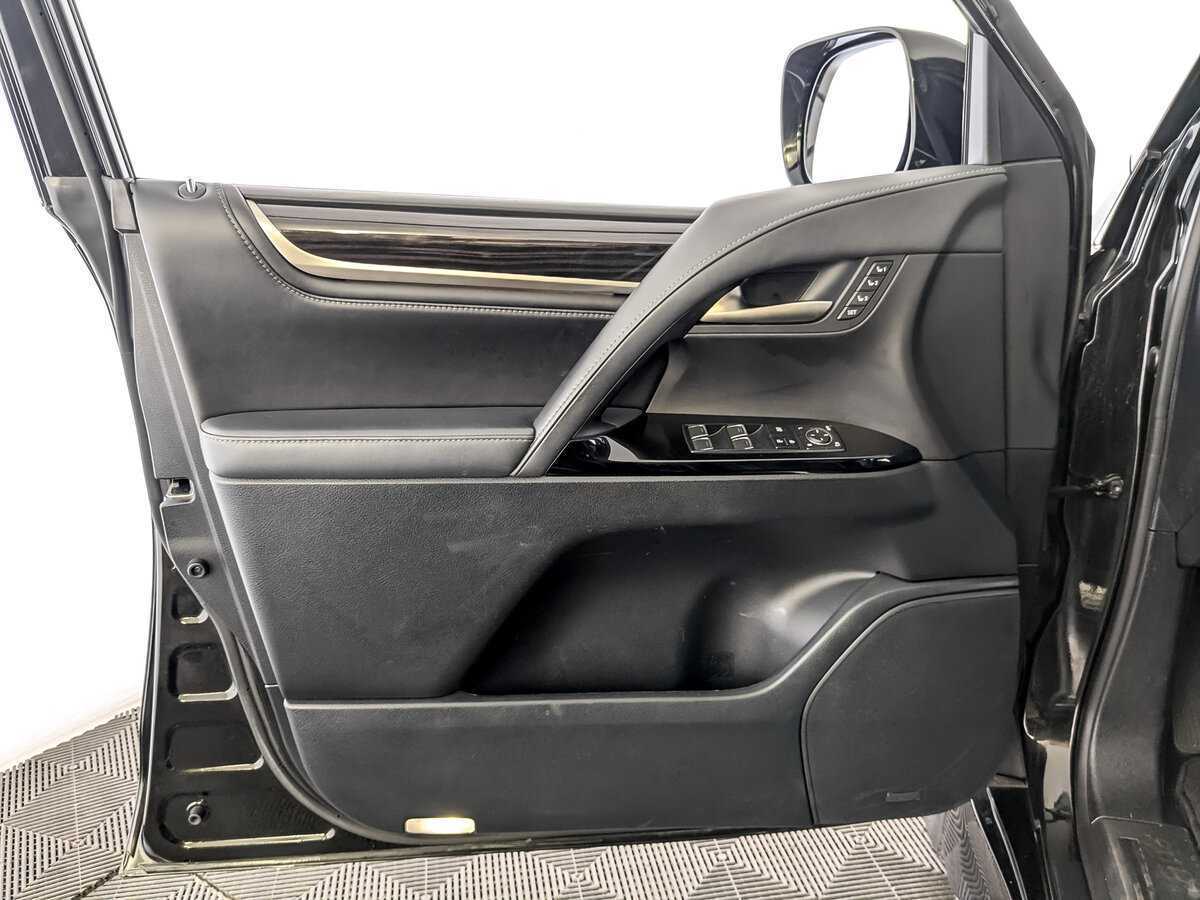 Lexus LX 2020 года с пробегом. Фото: #18