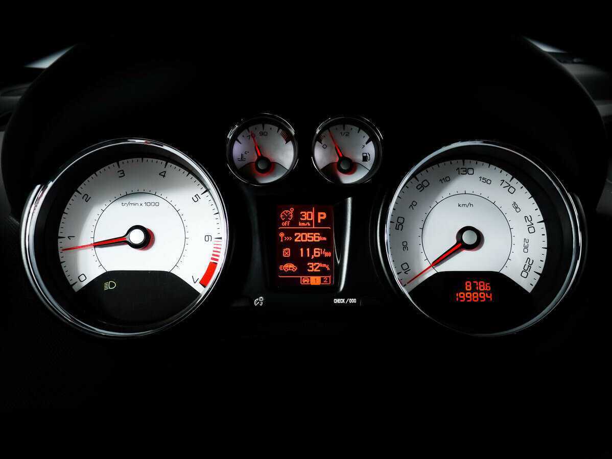 Peugeot 308 2012 года с пробегом. Фото: #9